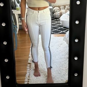 Black label white jeans